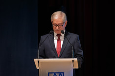 Prof. R. Hanus,