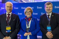 Od lewej: prof. prof. J. Sęp, T. Kubas-Hul, prof. P. Koszelnik,
