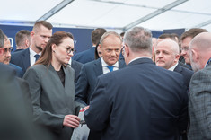 Premierzy Donald Tusk i  Julia Swyrydenko w Strefie EXPO,